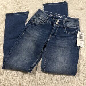 Wallflower womens NWT The Luscious Curvy Fit Jeans 0 Short flare stretch